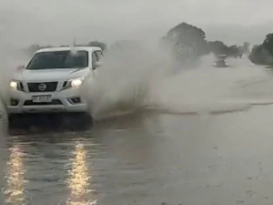 Más de cien milímetros de lluvia caídos complican a algunas localidades