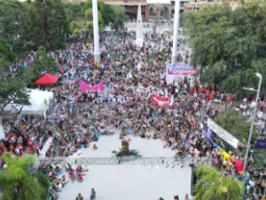 Las mujeres marcharon en rechazo a la reforma laboral y la precarización