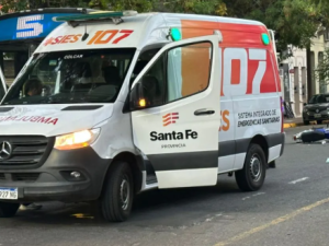 Fatal accidente en el macrocentro de la ciudad: falleció un motociclista tras chocar con un colectivo