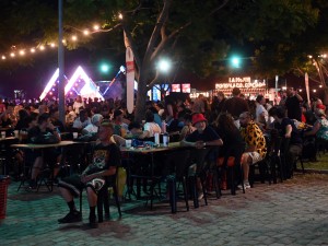 El Brujo Ezequiel cierra la Semana de la Laguna con un gran festival en la Costanera