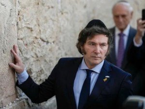 Javier Milei condenó el atentado en una playa de Australia