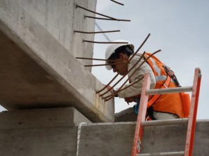 Nuevo puente Santa Fe–Santo Tomé: avanza la obra y ya colocan las vigas longitudinales
