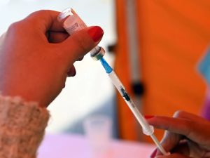 Vacunación para adultos mayores: cronograma y lugares de la última semana de febrero