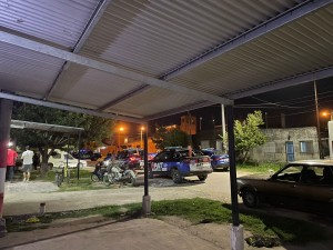 Villa del Parque: un balazo impactó en el envase de insecticida de un kiosco