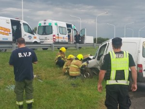 Un conductor volcó en la Ruta 168 y sufrió heridas leves a la altura de Colastiné Sur