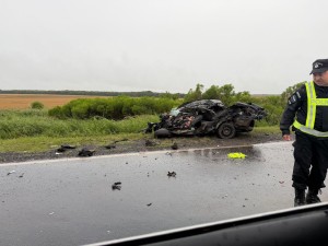 Impactante choque entre un camión y un auto en la Ruta Provincial 4