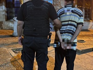 Detuvieron a una persona en situación de calle por robo con arma de fuego
