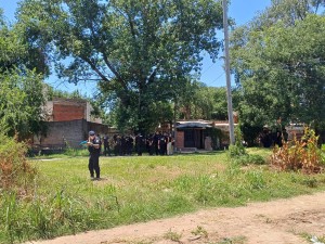 Dos muertos y una herido grave, el saldo del brutal ataque a balazos en Loyola Sur