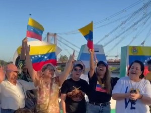 La comunidad venezolana en Santa Fe celebró la captura de Nicolás Maduro