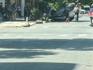 Impactante vuelco en horas de la siesta en barrio Candioti