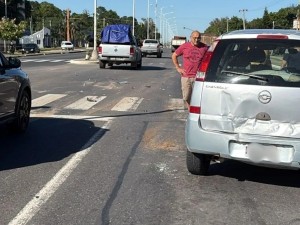 Accidente en Colastiné: un camión y dos autos colisionaron en la Ruta 1