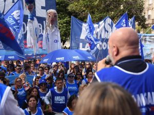Los docentes plantean mociones de rechazo ante la propuesta salarial del gobierno