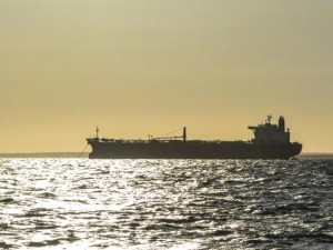 Máxima tensión en el Atlántico: Estados Unidos capturó un petrolero ruso vinculado a Venezuela