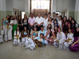 Canto Libre se presentó en el Palacio Municipal previo a su gira por Europa