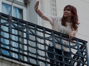 Cristina Kirchner fue trasladada a un sanatorio por una molestia abdominal