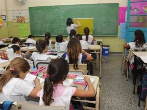 Santa Fe descontará el día a los docentes que adhieran al paro del lunes