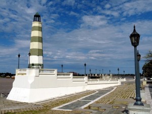 Dos jóvenes fueron baledos en la zona del faro de la costanera santafesina