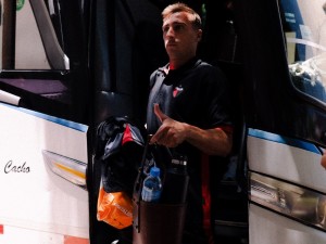 Colón ya está en Uruguay: mirá la nómina de jugadores que llevó Medrán