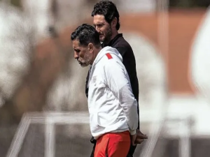 Colotto ya pasó la escoba en Colón: ocho futbolistas no serán tenidos en cuenta por Medrán