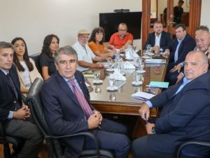 Cara a cara: el gobierno y los gremios empiezan las reuniones paritarias