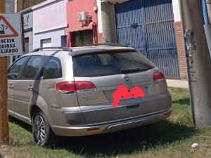 Un auto bloqueó la reparación de un transformador en Aristóbulo del Valle