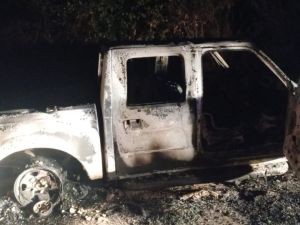 Robaron una camioneta y la encontraron incendiada en el norte de Santa Fe