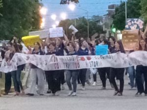 Docentes de Laguna Paiva marcharon contra la oferta salarial del Gobierno provincial