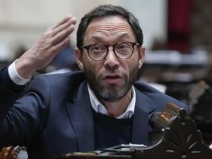 La oposición rechazó la reforma de la SIDE por decreto y denunció la creación de una “policía política”