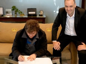 Reforma Laboral: Javier Milei firmó el proyecto y el Gobierno lo enviará al Congreso