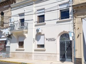 Quiso robar una moto, intentó herir a los ocupantes y fue detenido: se le dictó la prisión preventiva