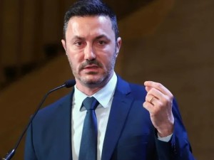 Con una carta dirigida a Milei, Petri presentó su renuncia como ministro de Defensa