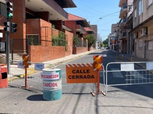 Corte total de tránsito en 1° de Mayo por un hundimiento en la calzada