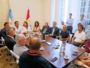 Paritarias de salud: Gobierno hizo el ofrecimiento a AMRA y Siprus