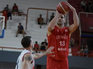 Básquet: quinta victoria consecutiva de Unión, que superó a San Lorenzo