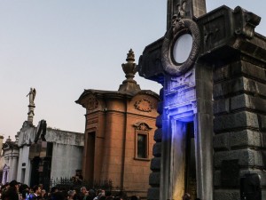 Invitan a la última recorrida nocturna del año en el Cementerio Municipal