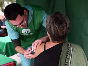 El Municipio refuerza la vacunación itinerante con nuevos operativos en espacios públicos